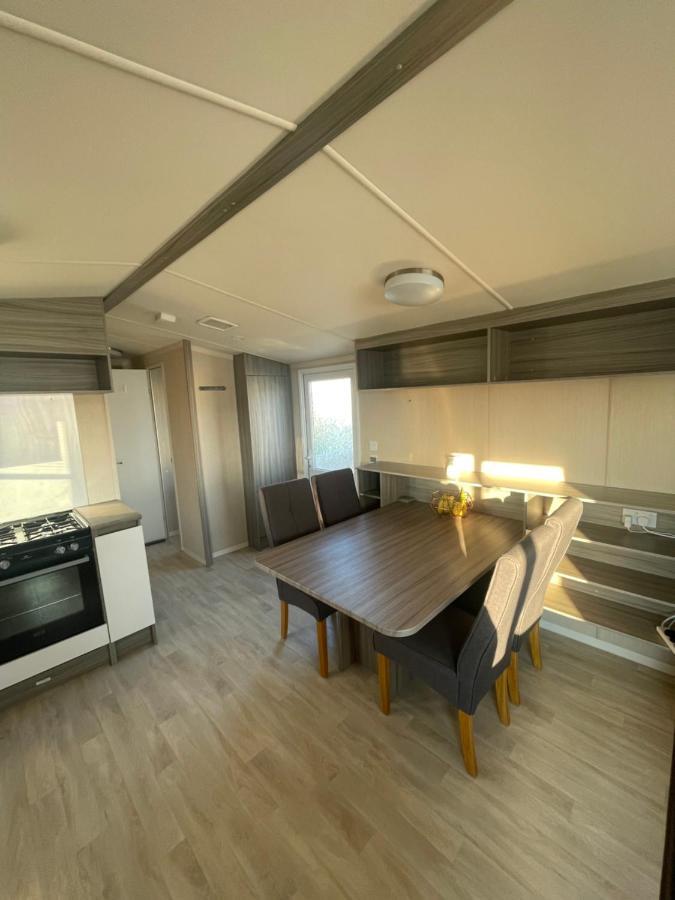 Delightful 6 Berth Holiday Home With Decking Area Chichester Ngoại thất bức ảnh